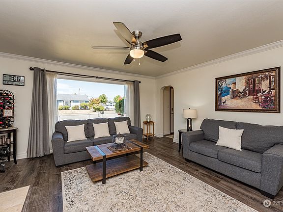 4th image of 1022 Georgiana Street