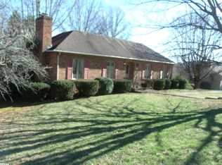 226 Meadowbrook Rd, Staunton, VA 24401