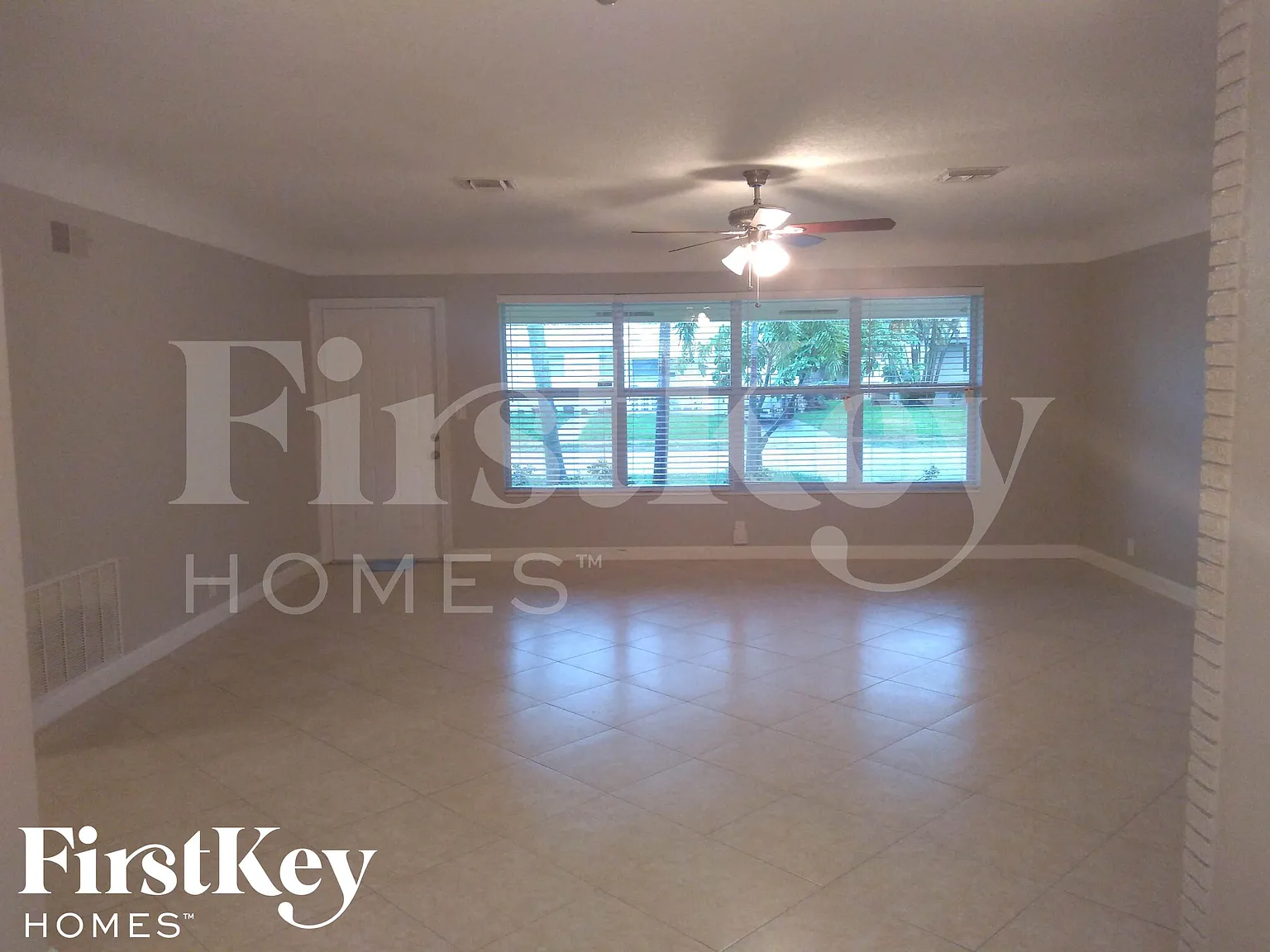 3 bed, 2.0 bath, 2150 sqft, $3,280 — Photo 2