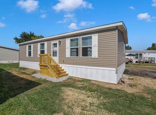 Clayton Pulse "B" Plan, Suburbans Mobile Home Community, Plain City, OH 43064
