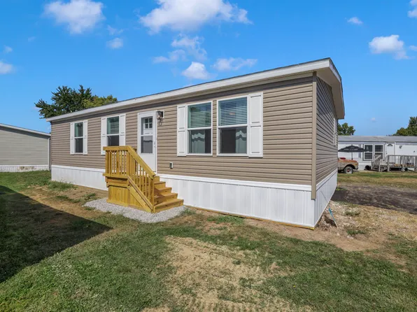 Clayton Pulse "B" Plan, Suburbans Mobile Home Community