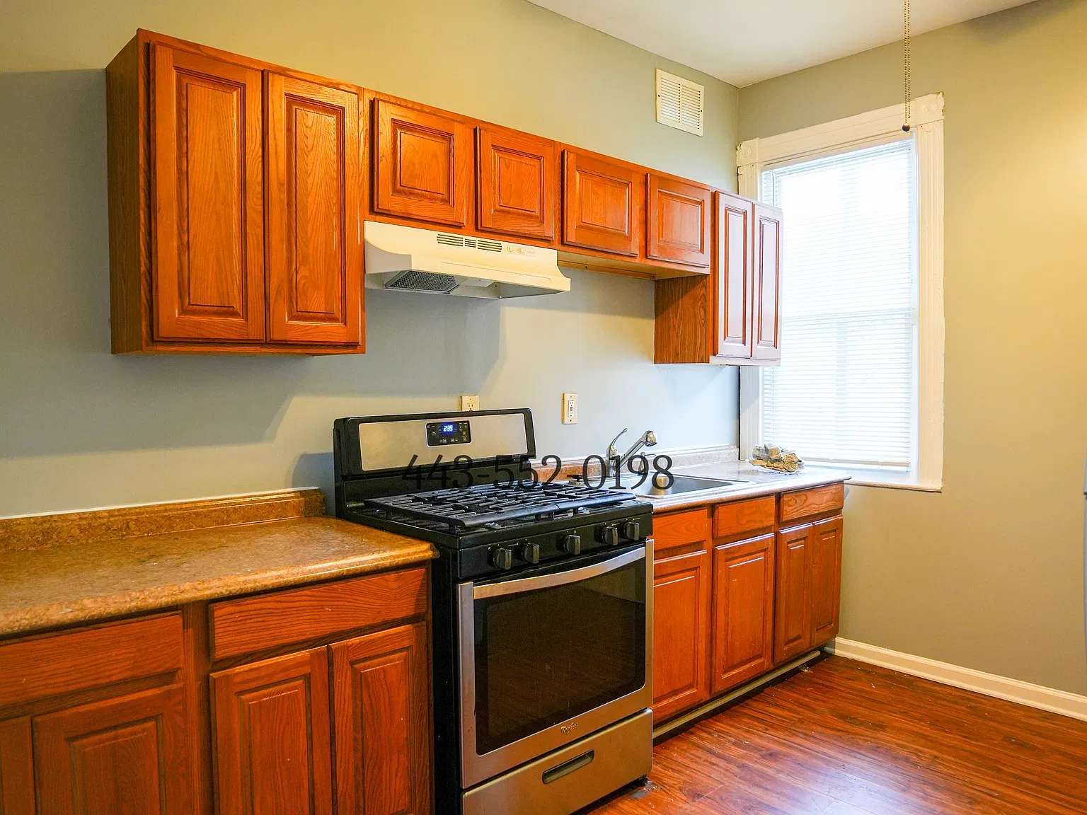 3 bed, 1.5 bath, 1220 sqft, $1,700 — Photo 3