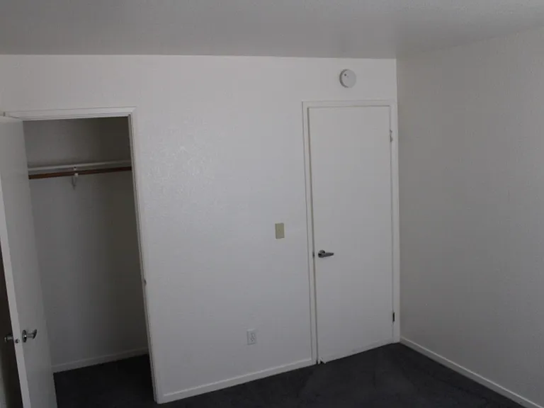 258 Napoli Ct — Photo 31