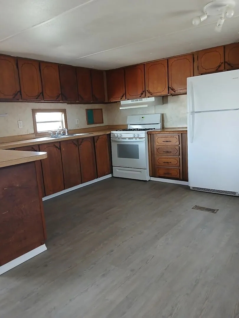 "Comfortable and Convenient" 3 bedroom 2 bathroom — Photo 3