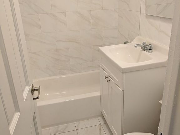 4th image of 9131 Lamont Ave APT 2B