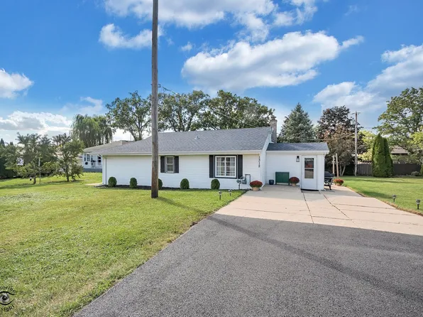 1312 S Bianco Villa Dr, Lockport, IL 60441