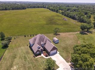19407 E Knight Ln, Claremore, OK 74017