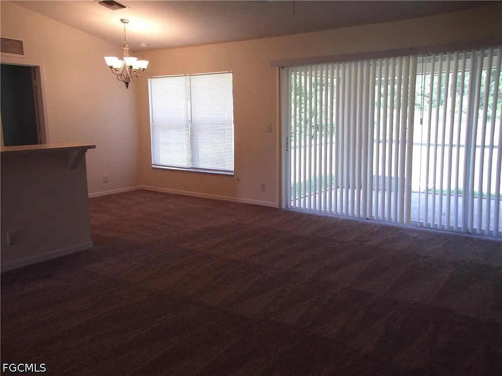 3 bed, 2.0 bath, 1472 sqft, $1,700 — Photo 2