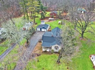 12 Pleasant View Rd, Lebanon, NJ 08833