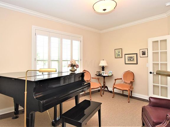 5th image of 380 Woodgate Ln