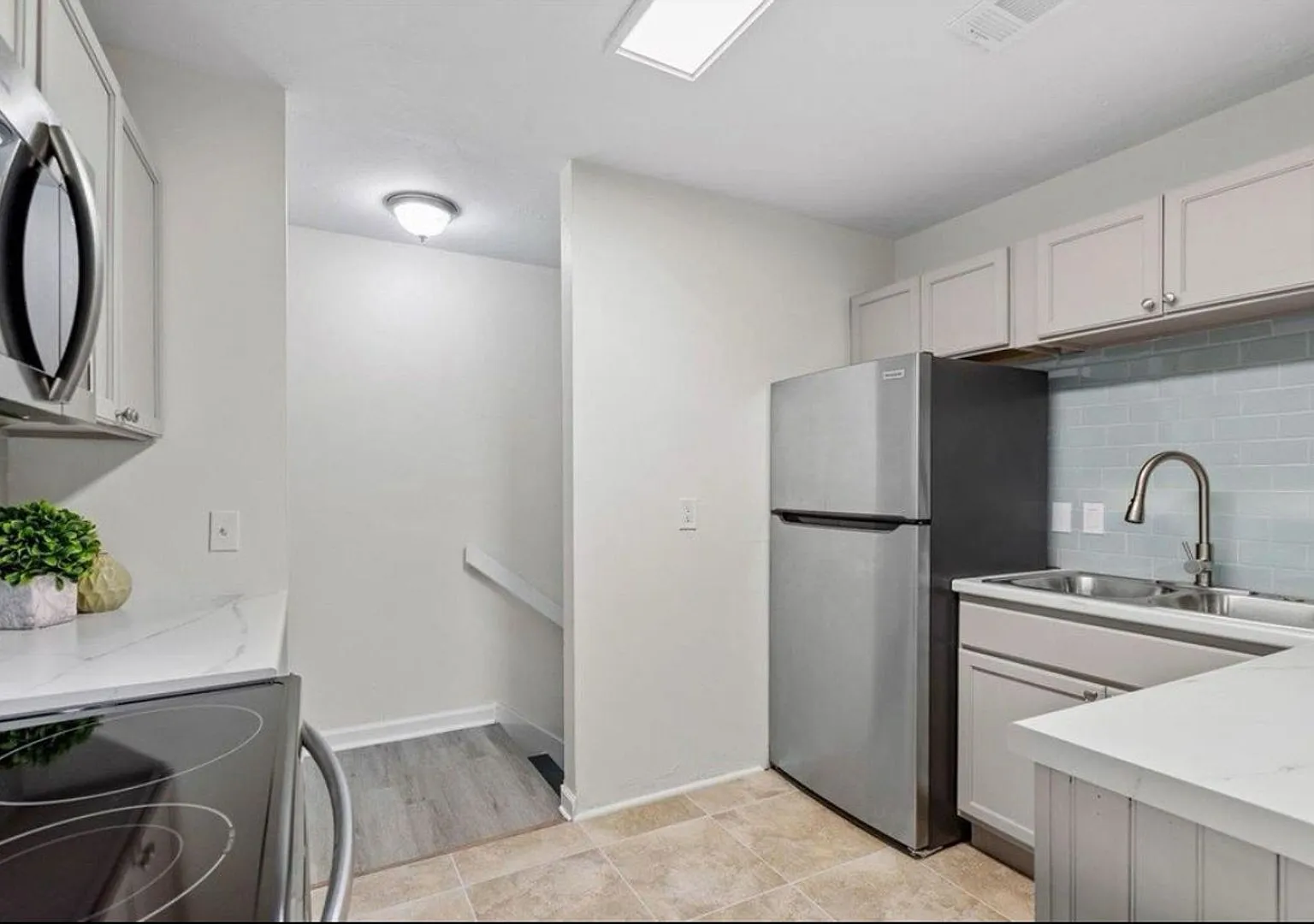 2 Bed / 2.5 Bath Townhome near FSU w/Water Views! — Photo 3