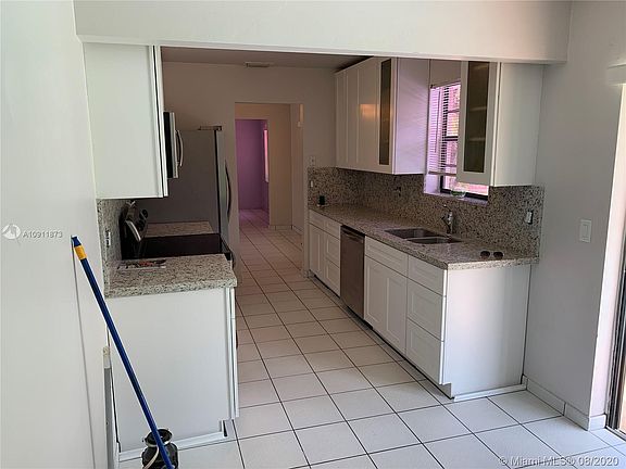 4th image of 12600 SW 10th Ct #12600