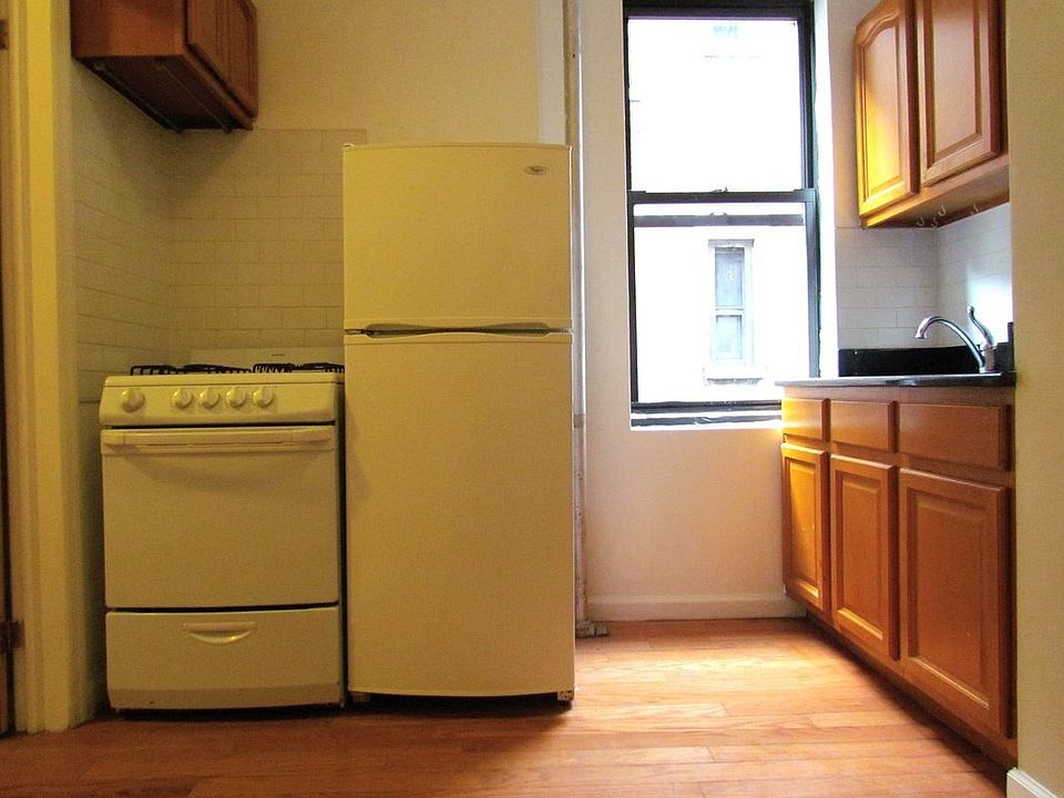 1st image of 210 Thompson St APT 6EN