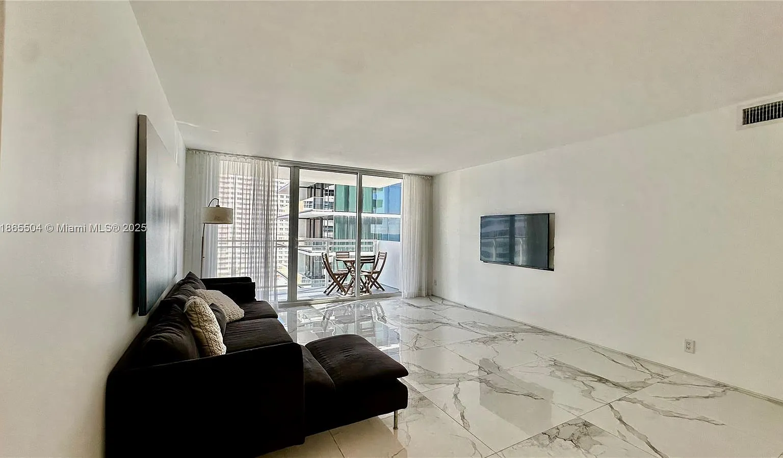 Parker Plaza Estates Cond — Photo 4