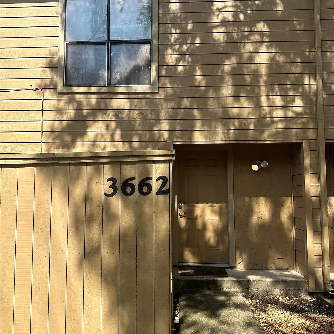 1 bed, 1.0 bath, 1028 sqft, $1,300 — Photo 1