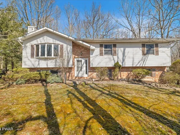 31 Cobblewood Dr, Mount Pocono, PA 18344