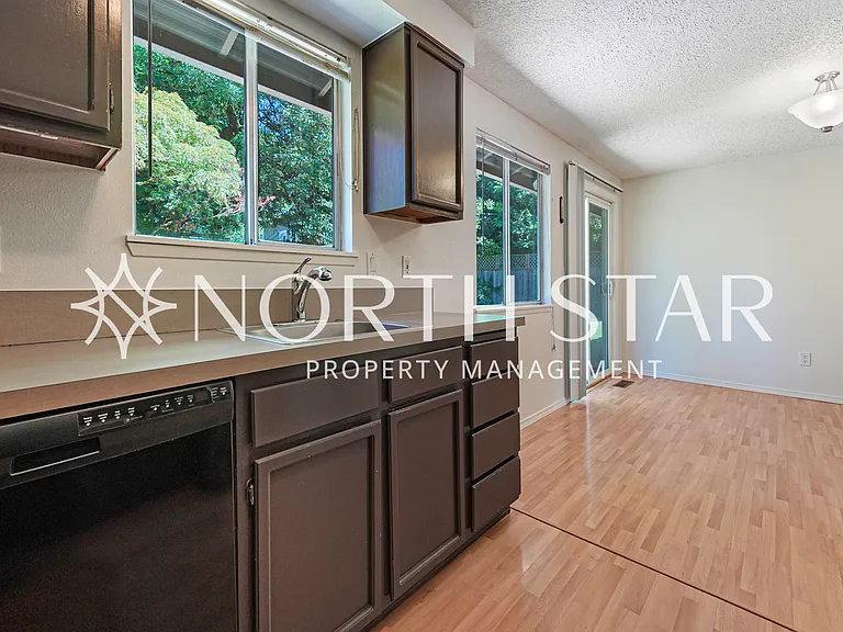 6269 SW Southwood Dr — Photo 16