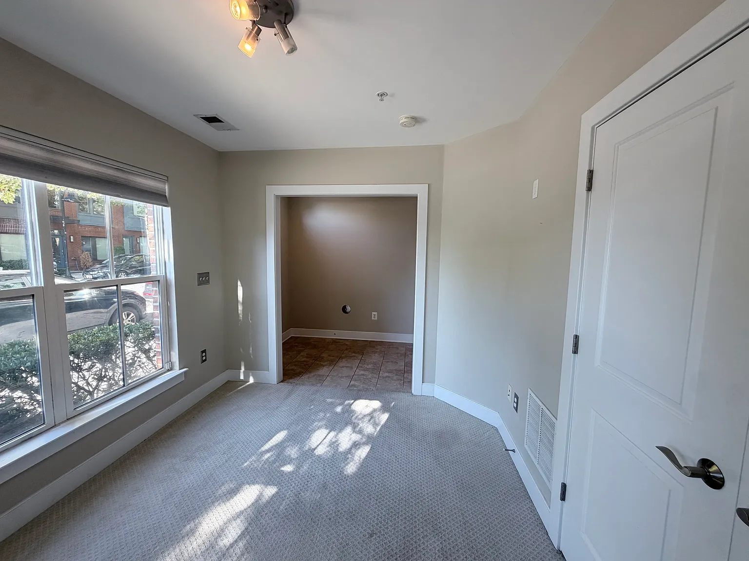 3 bed, 2150 sqft, $3,499 — Photo 3