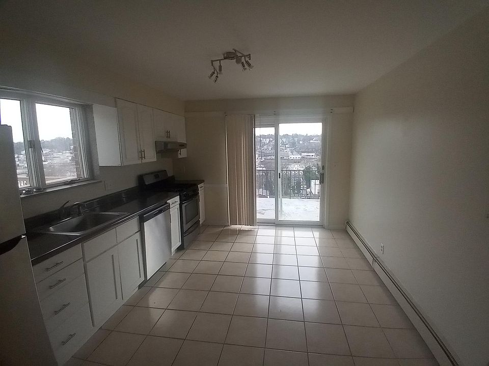 1st image of 276 Edwards Pl