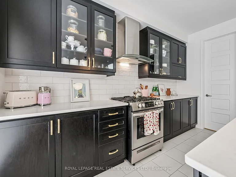 78 Huguenot Rd — Photo 14