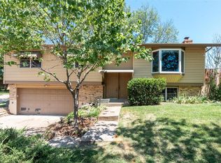 1212 Priest Dr, Ballwin, MO 63021