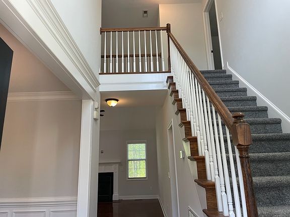 4th image of 588 Melody Ln