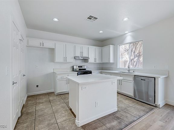 5th image of 3956 Gray Aster Dr