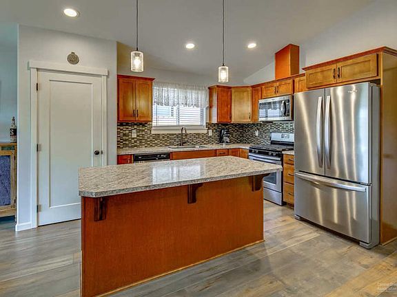 5th image of 2954 NW Hemlock Ln