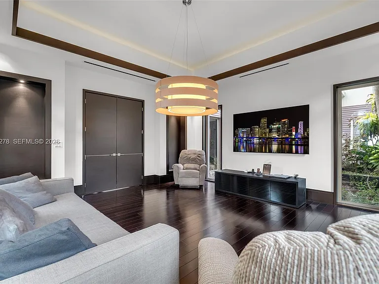 760 S Mashta Dr — Photo 17