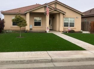 587 W Glaze Ave, Exeter, CA 93221