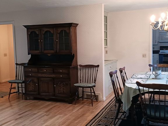 5th image of 414 Canterbury Road