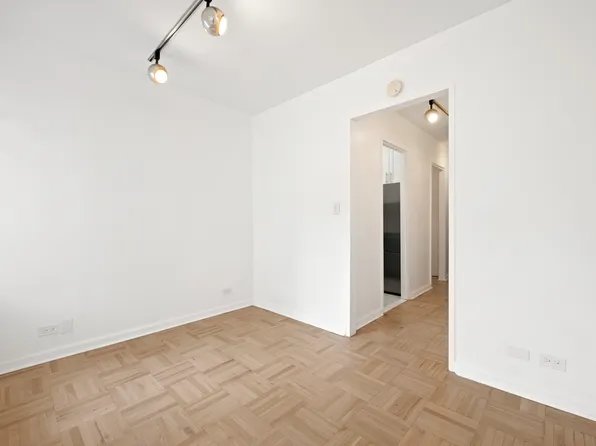 303 East 57th Street 11A image 7 of 8