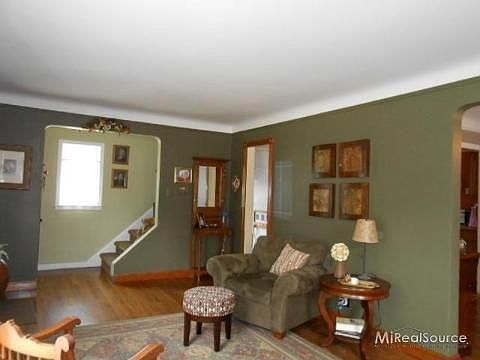 4th image of 1915 Fleetwood Dr