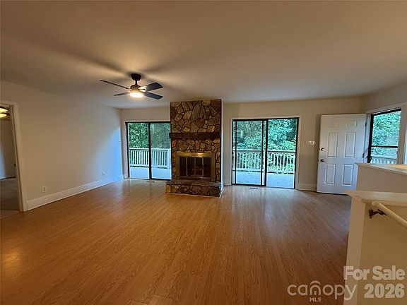 3rd image of 4043 Windward Dr