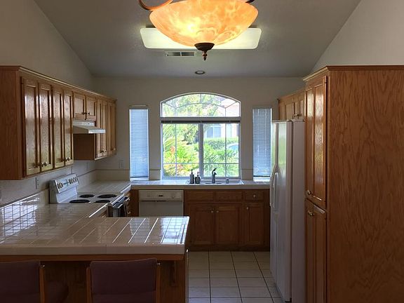 5th image of 1723 E Emerald Ave