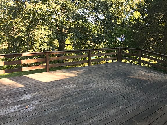 5th image of 34 Sycamore Dr