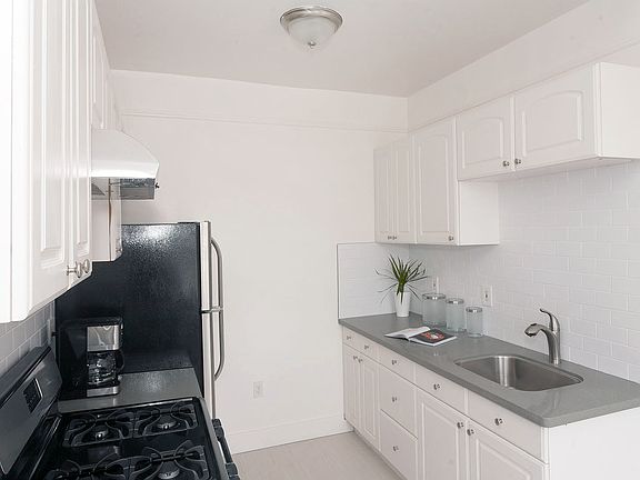 5th image of 102 Broderick St #503