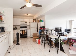 230 E Ontario St APT 403, Chicago, IL