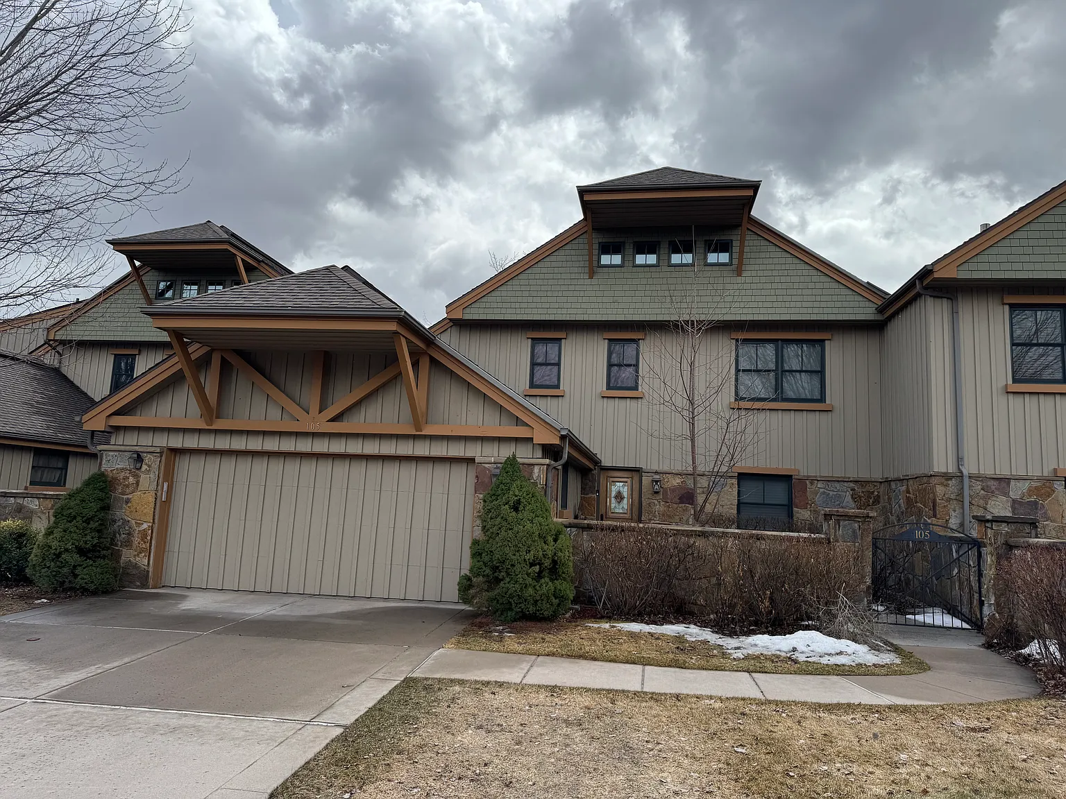 3 bed, 2293 sqft, $7,500 — Photo 1