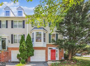 42920 Golf View Dr, Chantilly, VA 20152