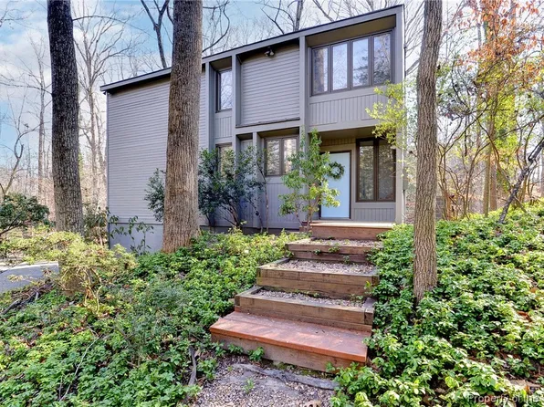 206 Governors Dr, Williamsburg, VA 23185