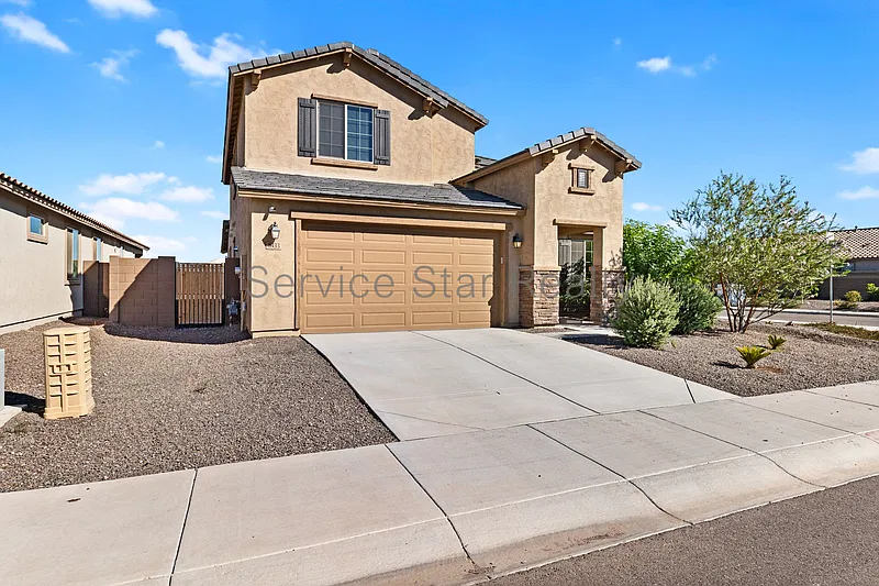 5 bed, 4.5 bath, 3012 sqft, $2,795 — Photo 2