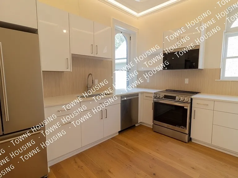 17 N Pearl St #3 — Photo 4