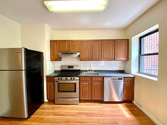 5th image of 328 2nd St #3
