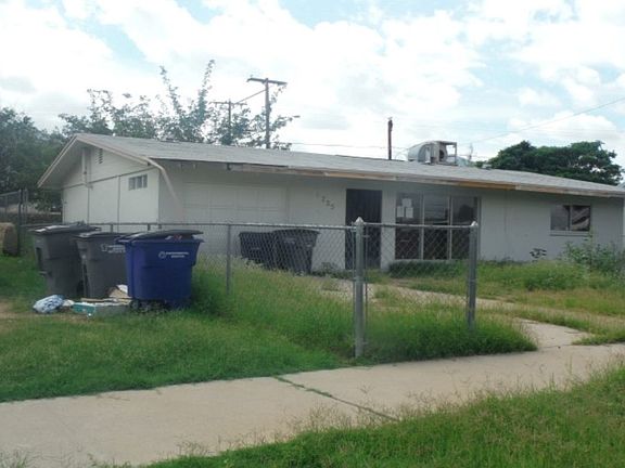 3rd image of 4725 Guadalupe Dr