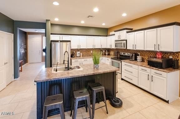 5th image of 1104 W Desert Hollow Dr