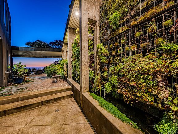 4th image of 39074 Hedgegate Road