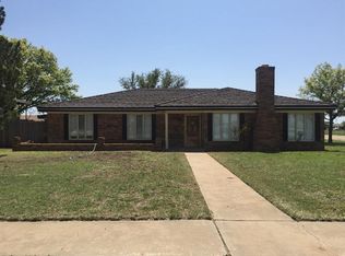 909 W Houston St, Floydada, TX 79235