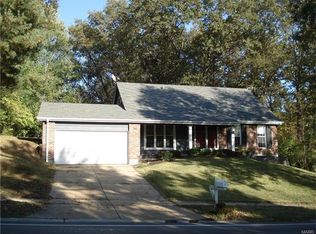 904 Hanna Rd, Ballwin, MO 63021