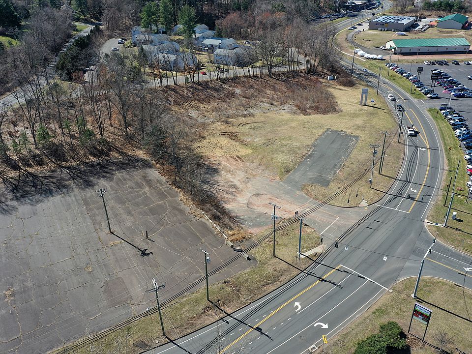2nd image of 784 Talcottville Rd
